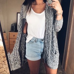 - ̗̀ NWT  ̖́- FP Cardi